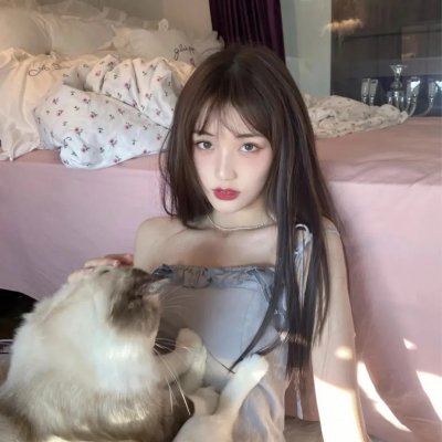 着牛仔裤的钟馗